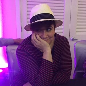 Meet your Posher, Emerald